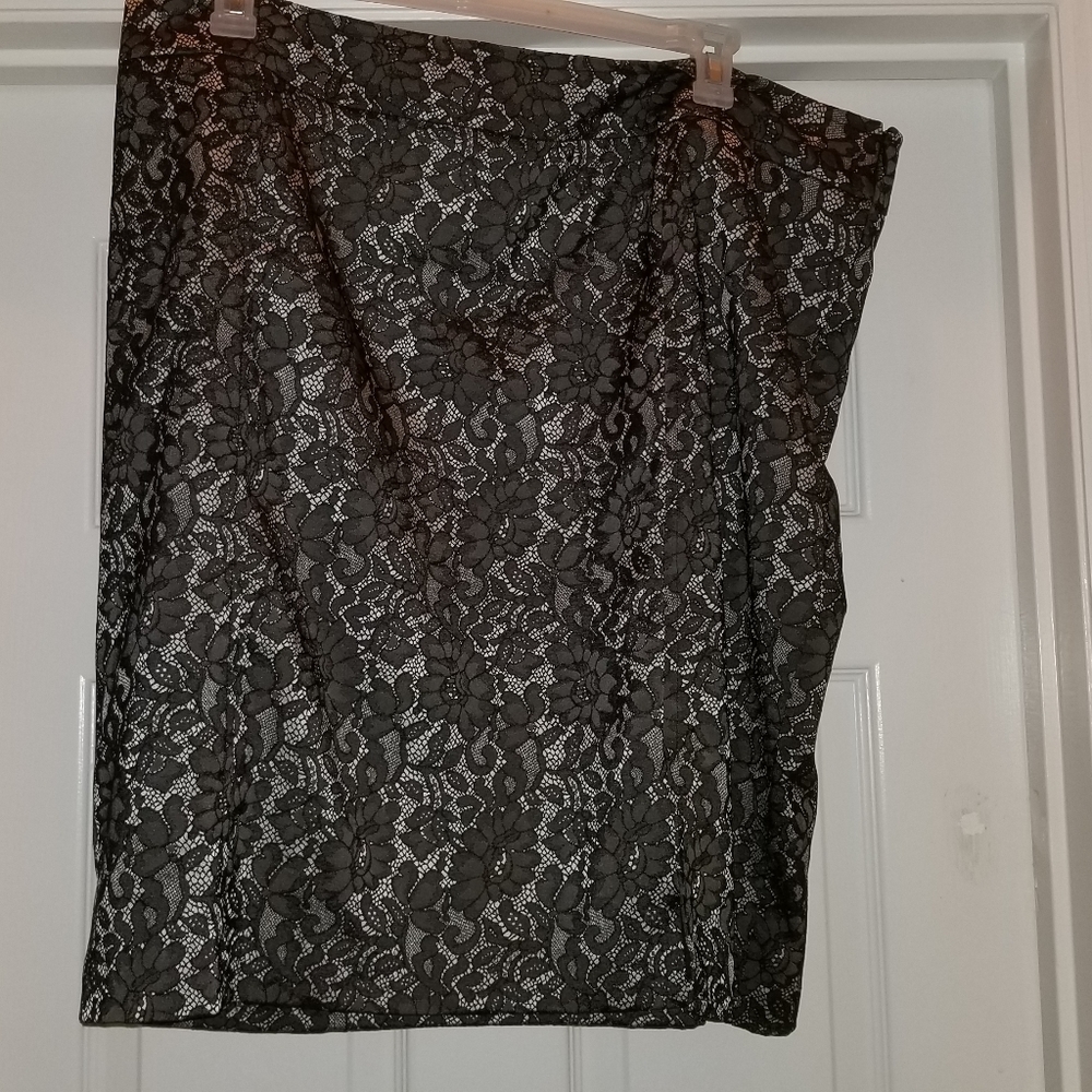 Worthington Lace Pencil Skirt